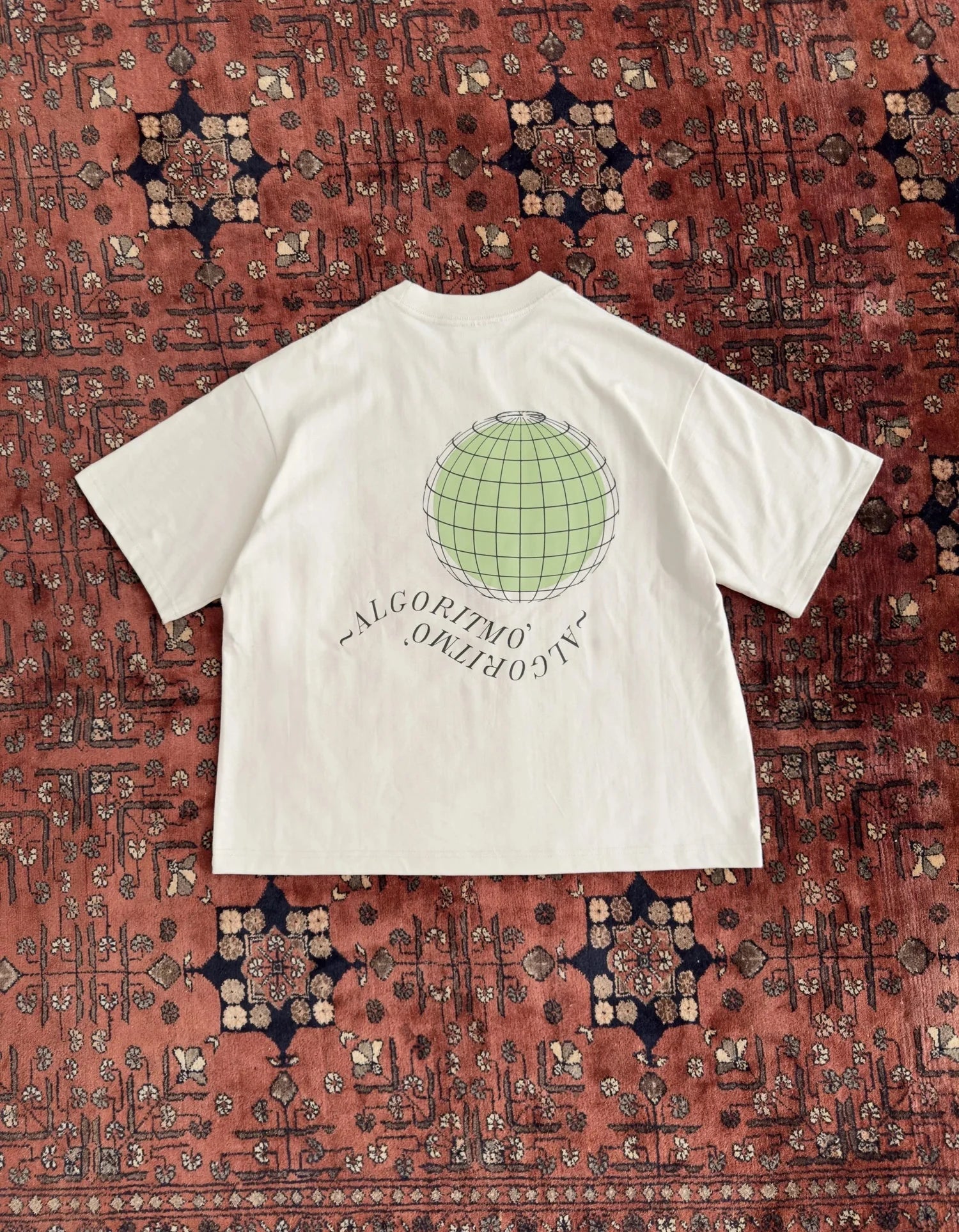 WORLD TEE